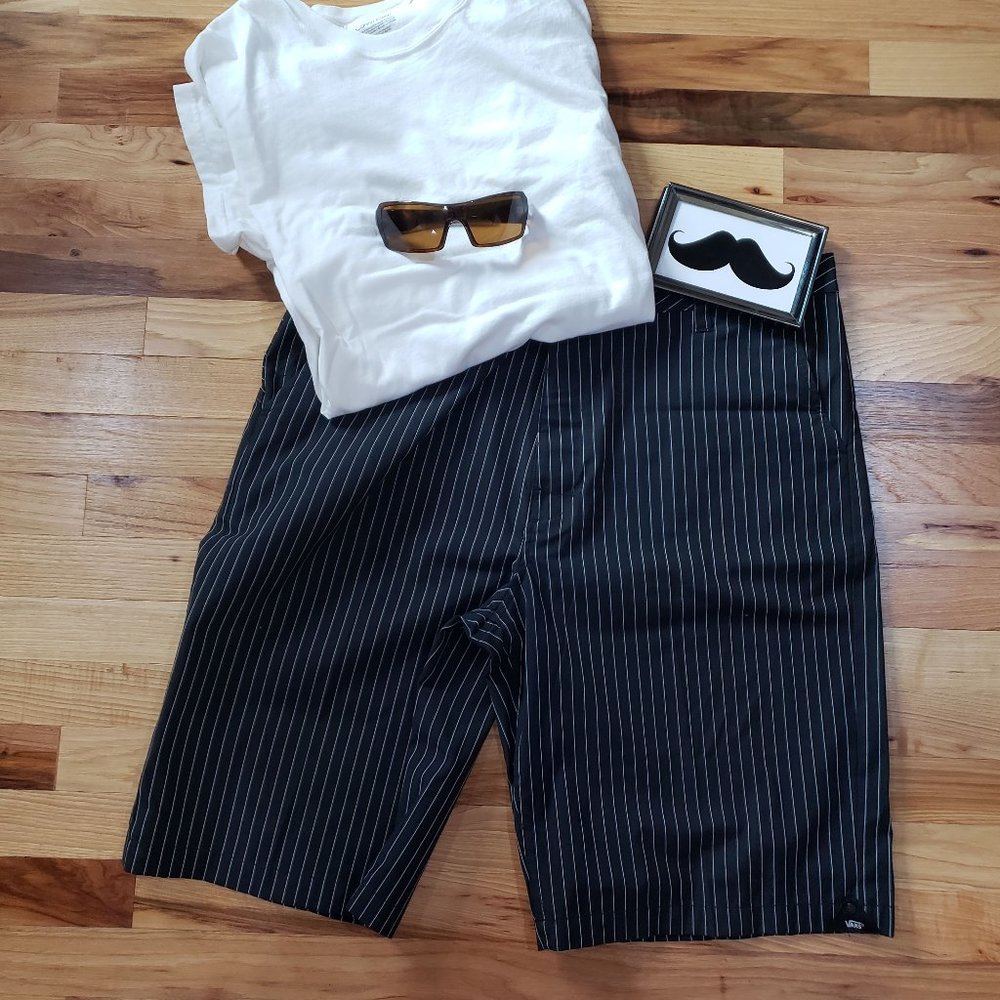 Vans Shorts Men Size 38 Black w/ white Pinstripes